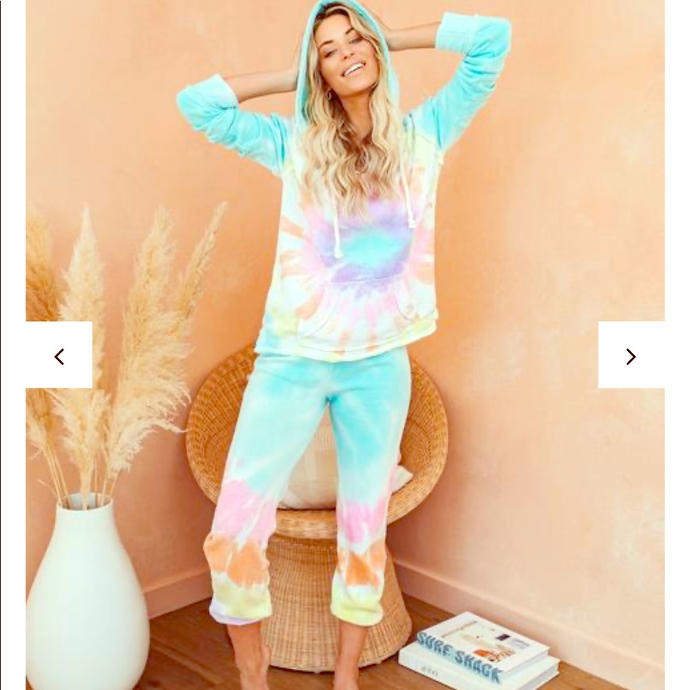 NWT Vici Tye Dye Hoodie & Jogger Set sz Large